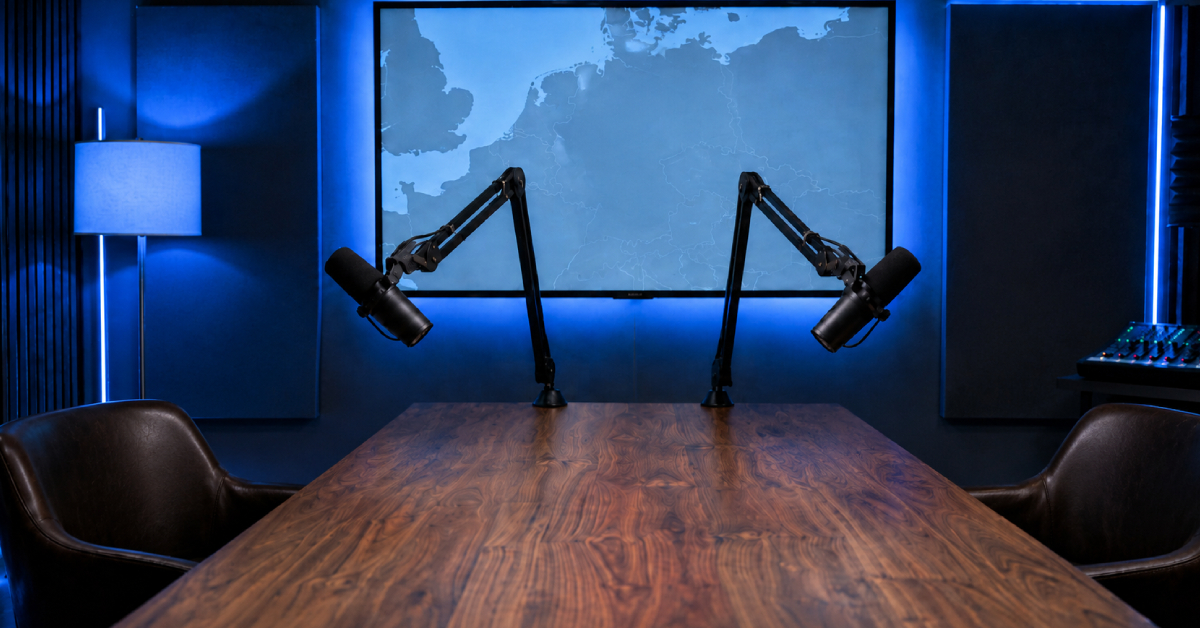 Studio radio avec micro et table de mixage